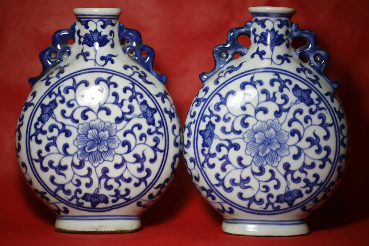 beautiful Blue and white Porcelain flat Vase