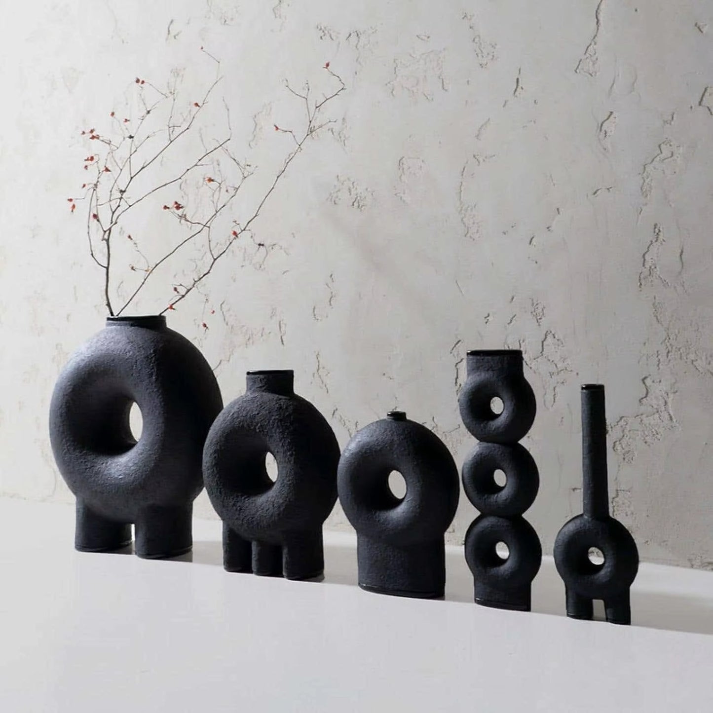 Nordic Style Creative Design Home Decor Vase Matte White Decorative Ceramic Donut Flower Vases for Living Room